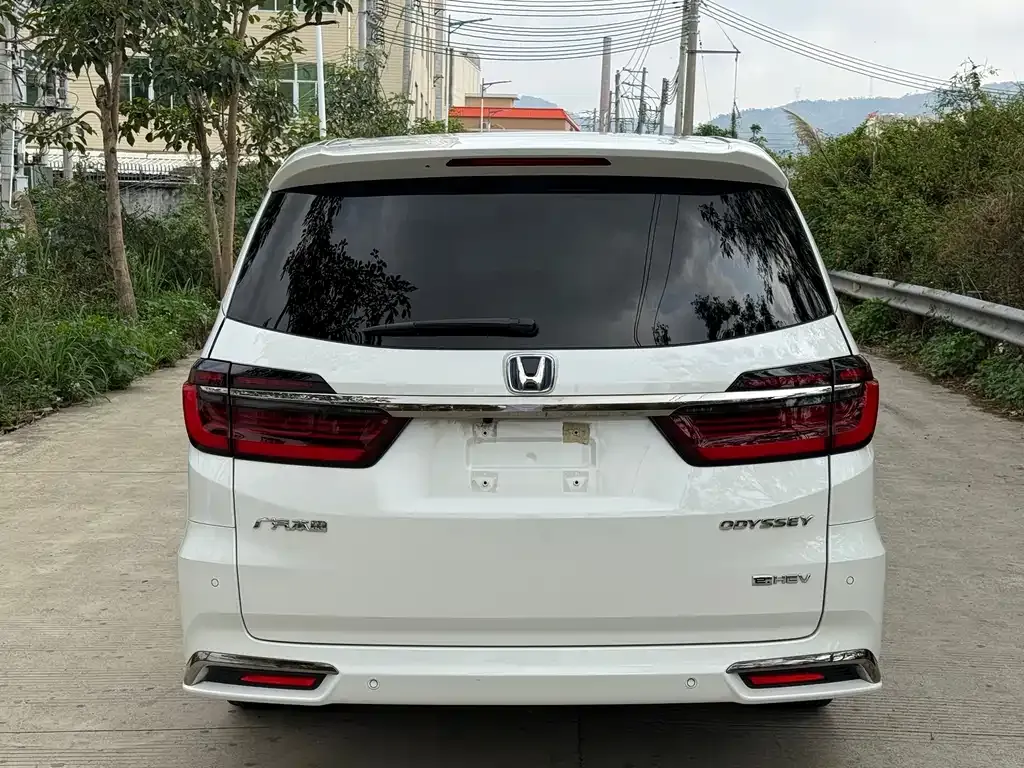 Honda Odyssey — фото 8