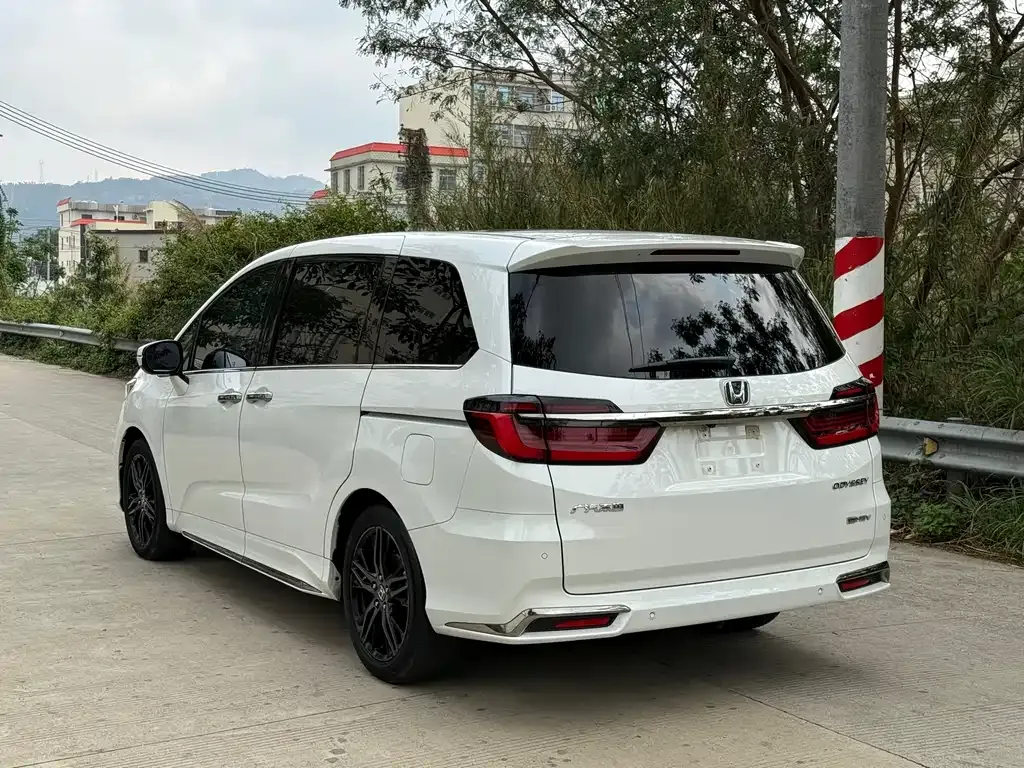 Honda Odyssey — фото 10