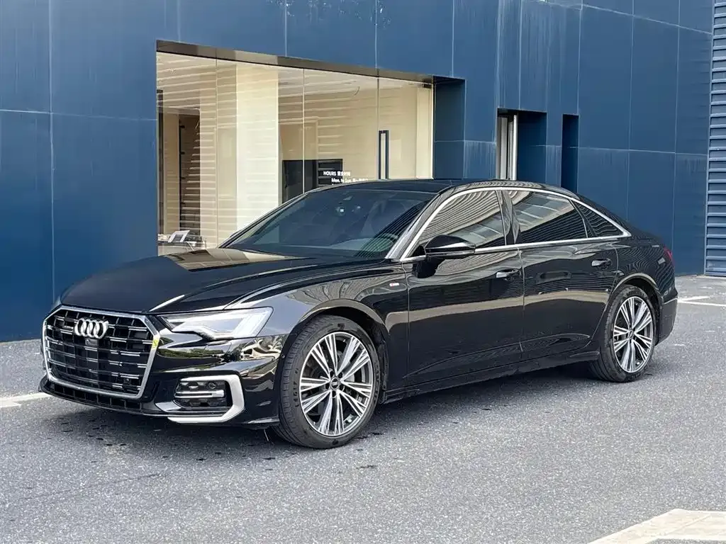 Audi A6L — фото 1