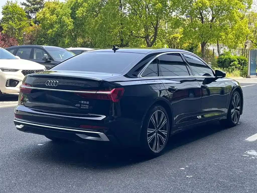 Audi A6L — фото 6