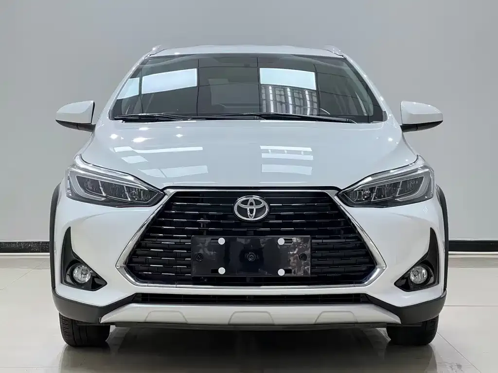 Toyota Yaris L — фото 7