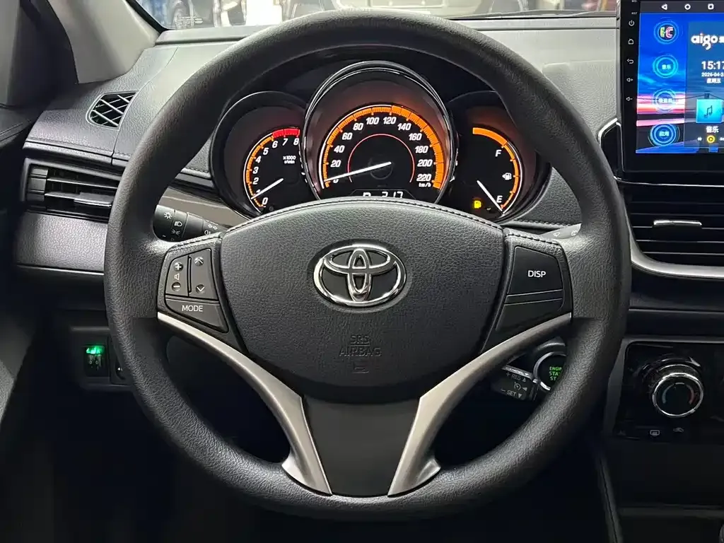 Toyota Yaris L — фото 8