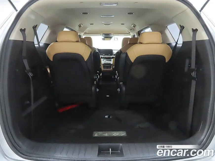 Kia Carnival — фото 4