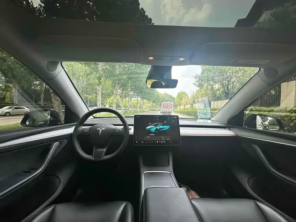 Tesla Model Y — фото 3