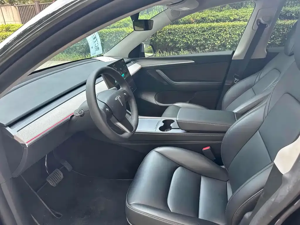 Tesla Model Y — фото 4