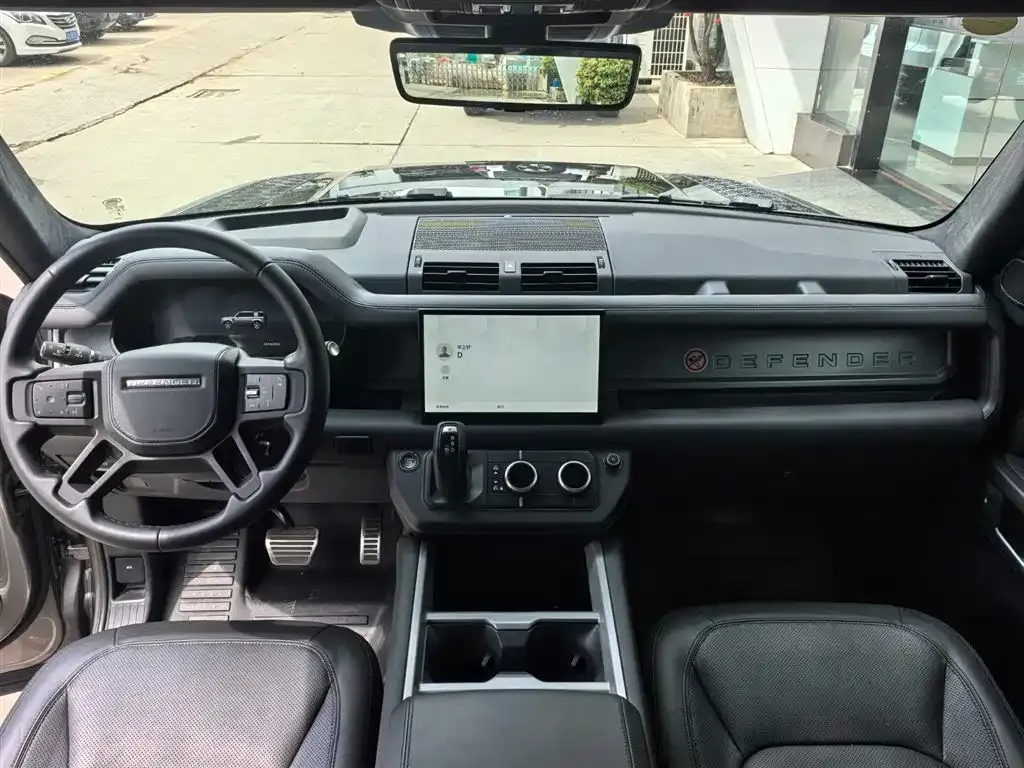 Land Rover Defender — фото 6