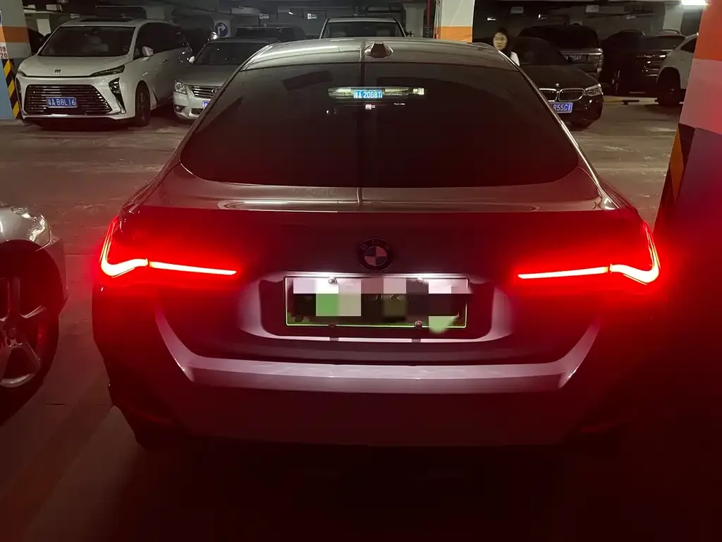 BMW i4 2025 из CN, фото 5