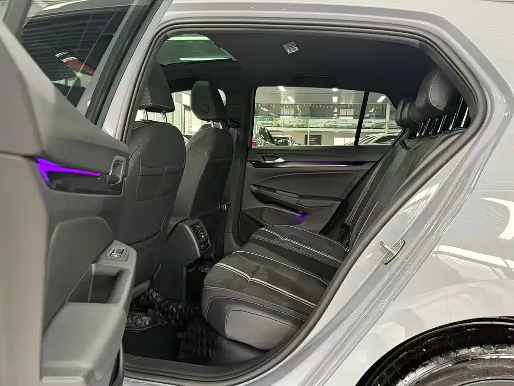Volkswagen Golf — фото 5