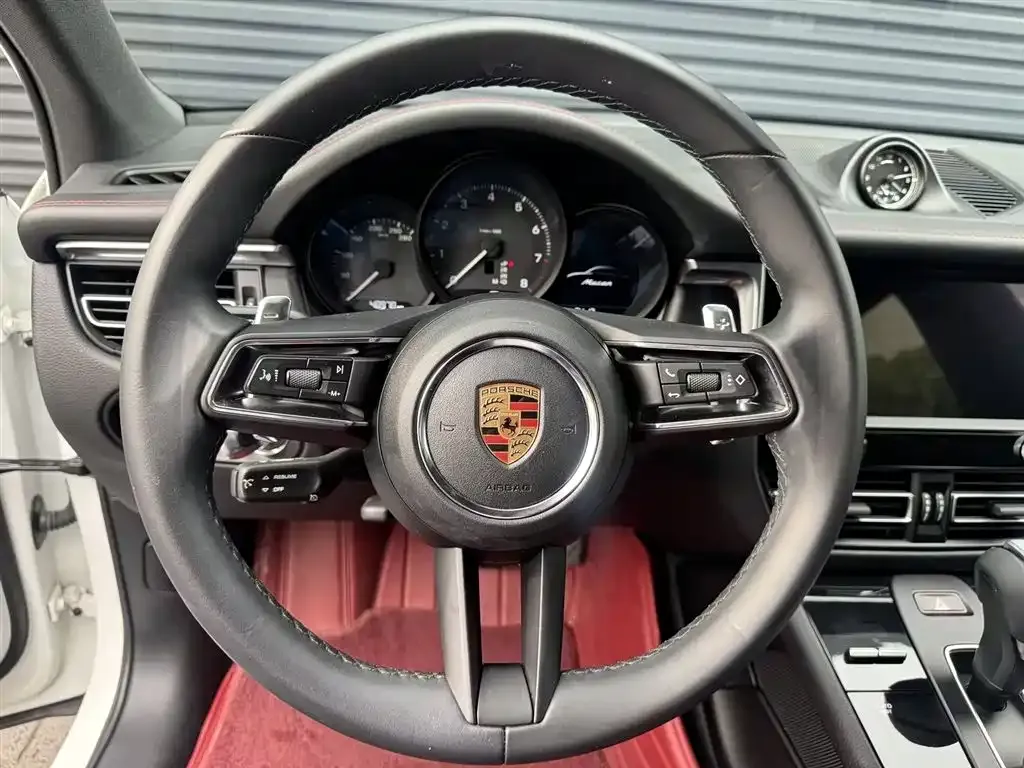 Porsche Macan — фото 4