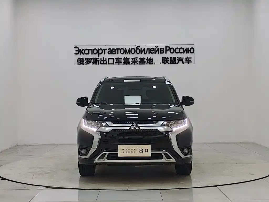 Mitsubishi Outlander — фото 2