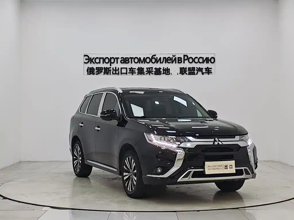 Mitsubishi Outlander — фото 8