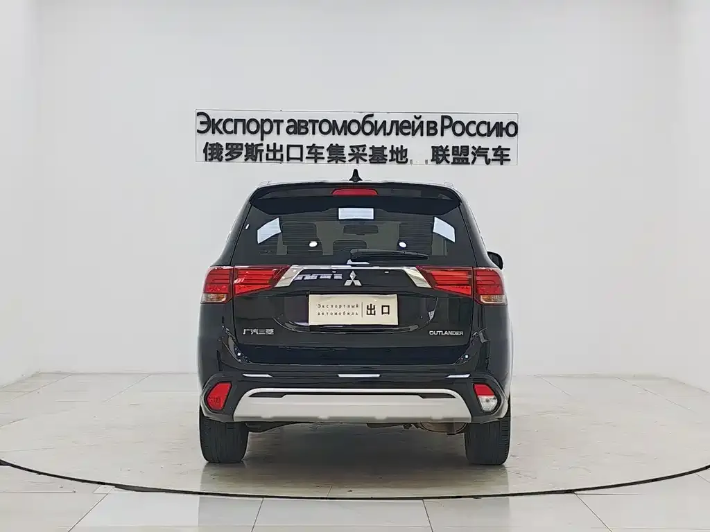 Mitsubishi Outlander — фото 10