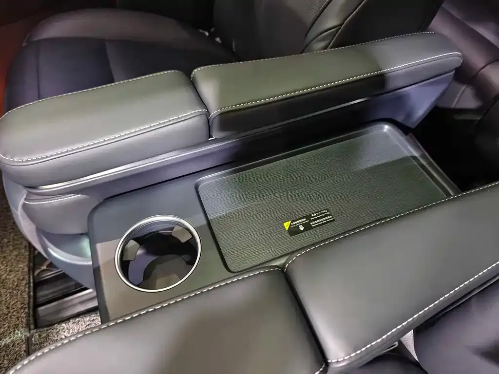 GAC Motor Trumpchi M8 — фото 10