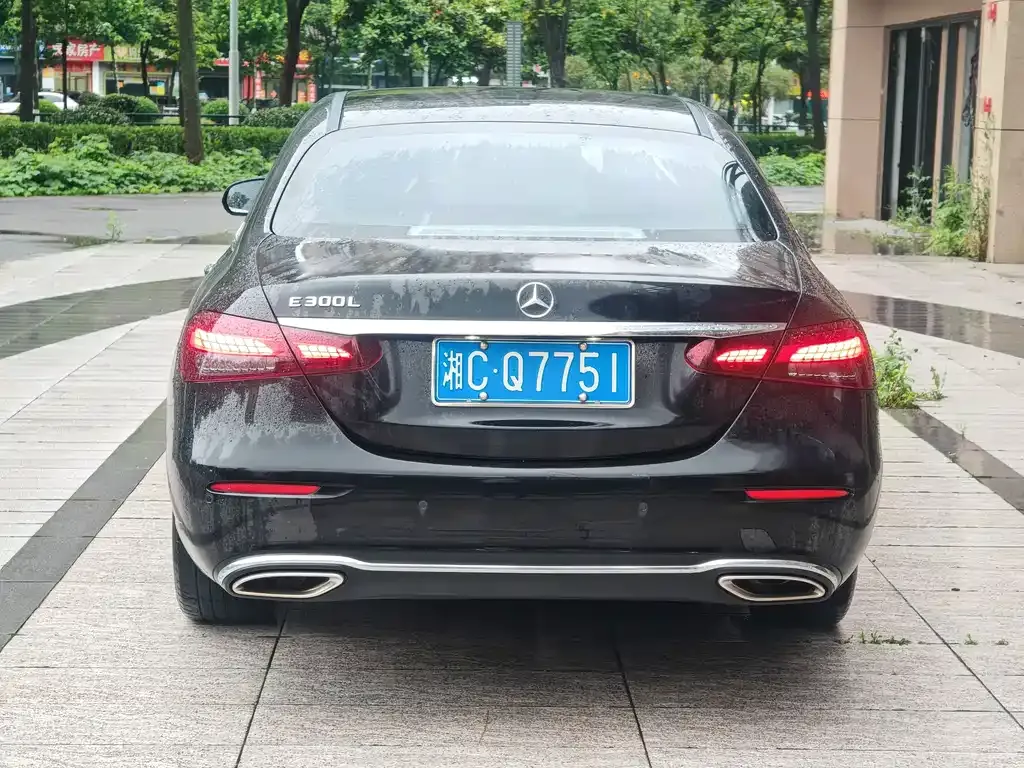 Mercedes-Benz E-Class — фото 5
