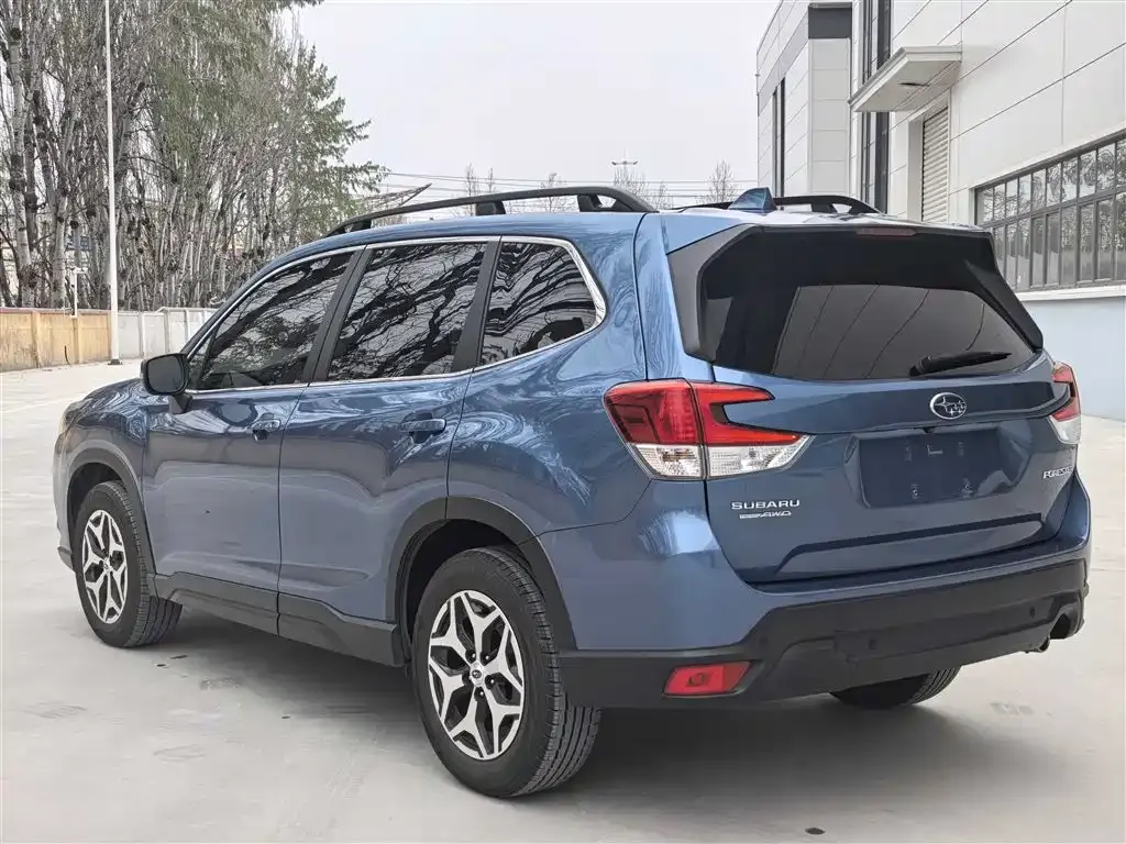 Subaru Forester — фото 4