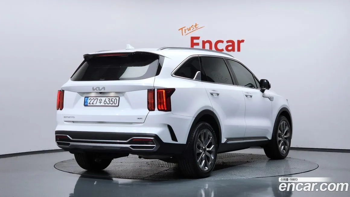Kia Sorento — фото 6