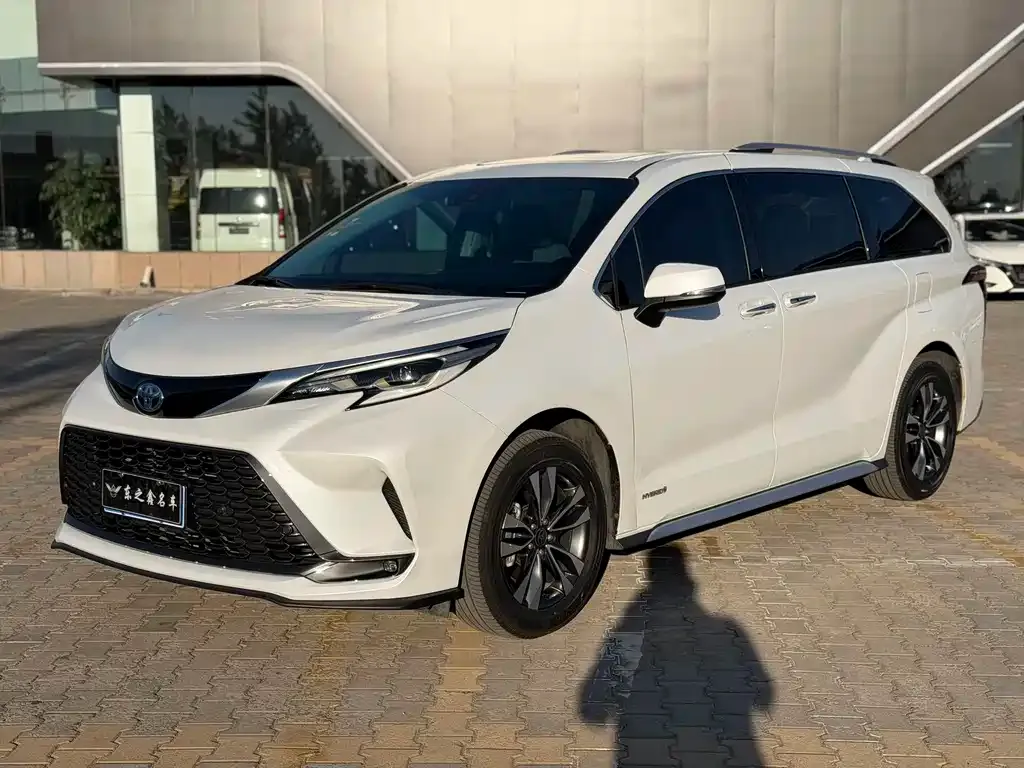 Toyota Granvia — фото 10