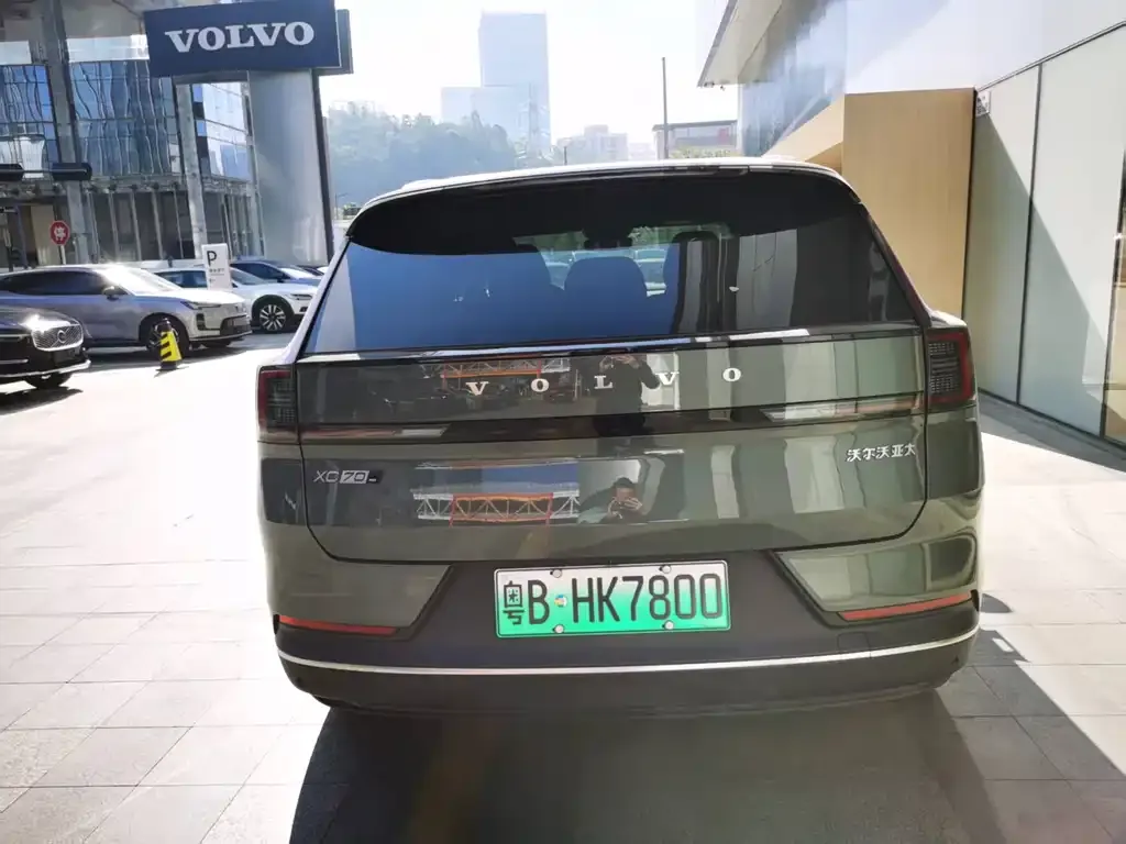 Volvo XC70 Plug-in Hybrid — фото 2