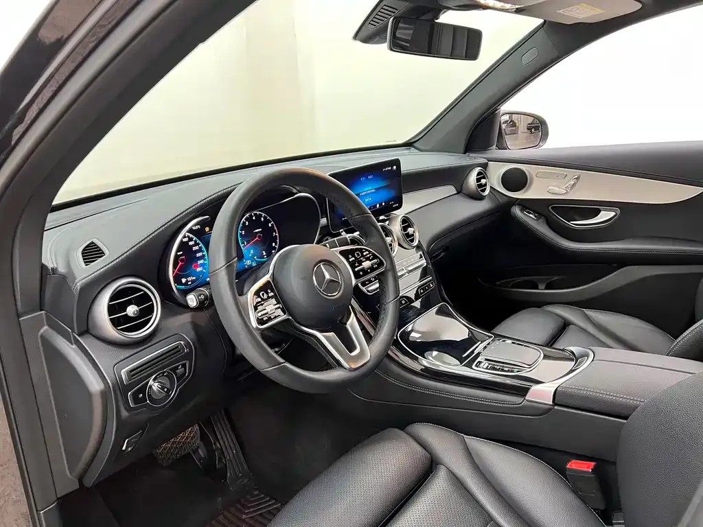 Mercedes-Benz GLC — фото 2