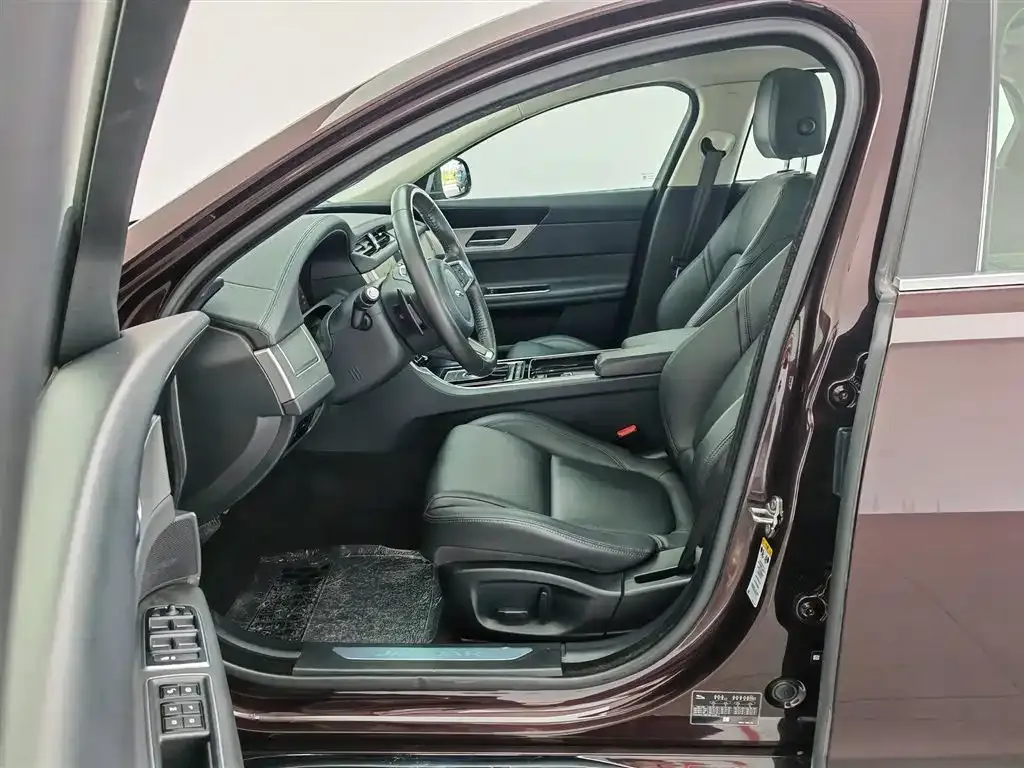 Jaguar XFL 2021 из CN, фото 8