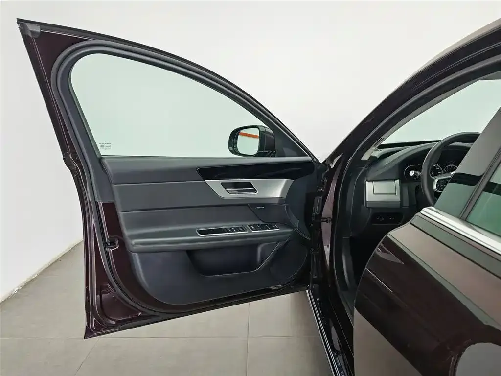 Jaguar XFL 2021 из CN, фото 2