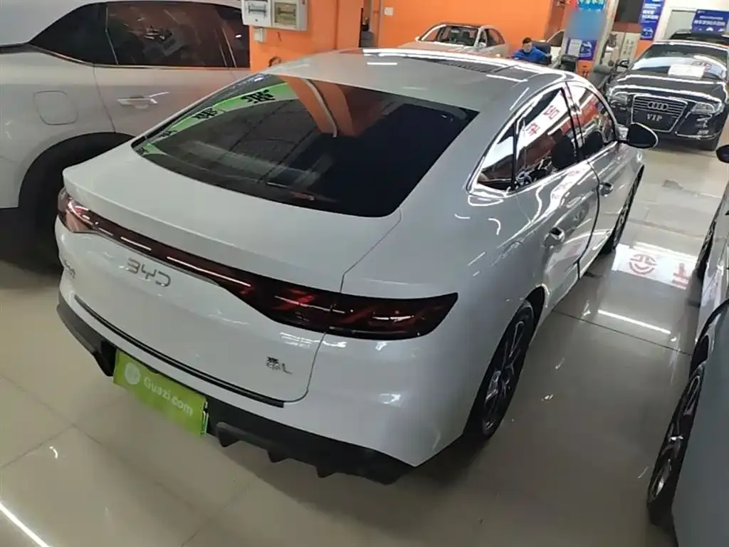BYD Qin L — фото 8