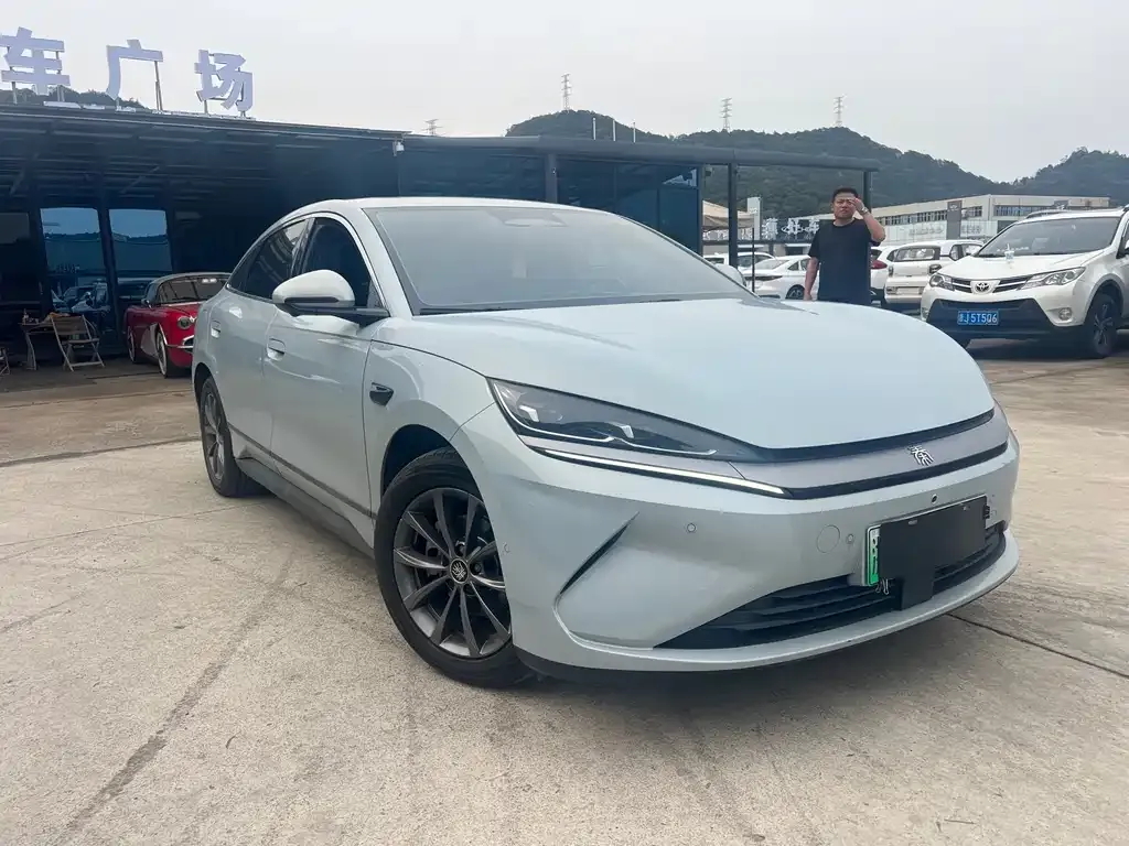 BYD Qin L