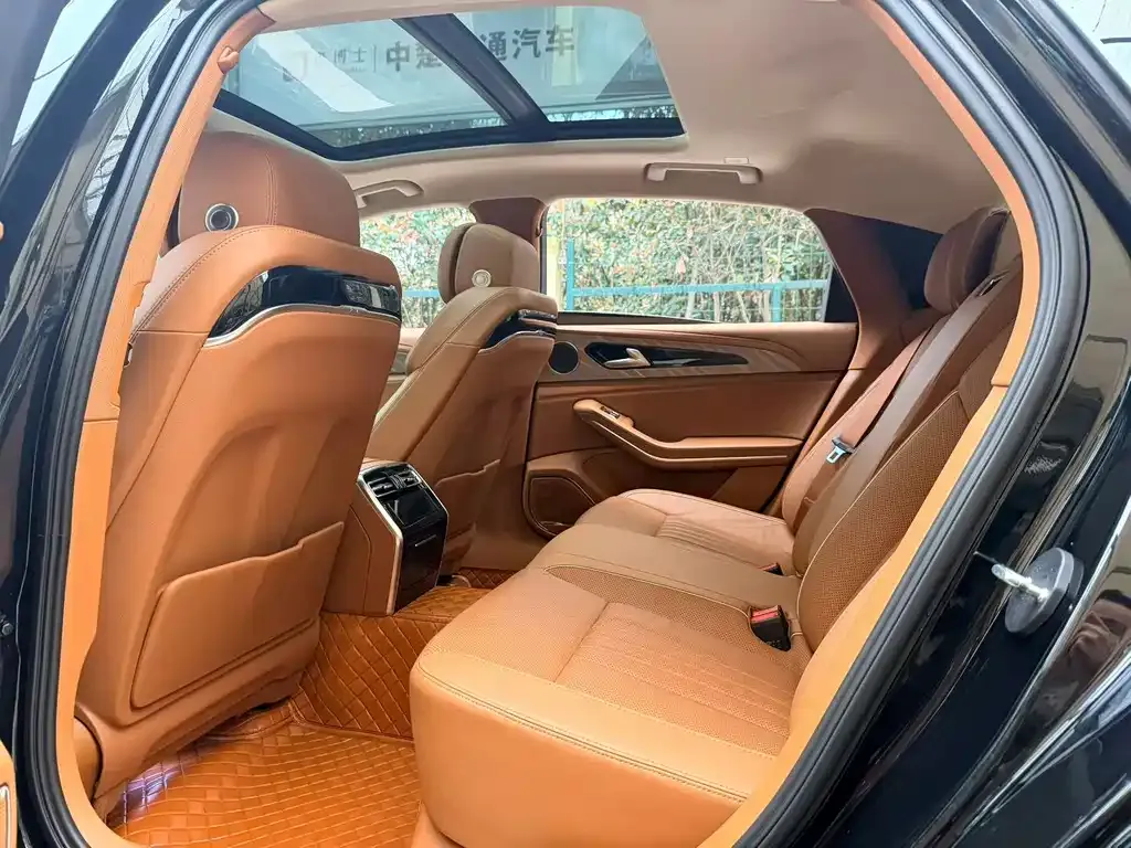 Hongqi H9 — фото 10