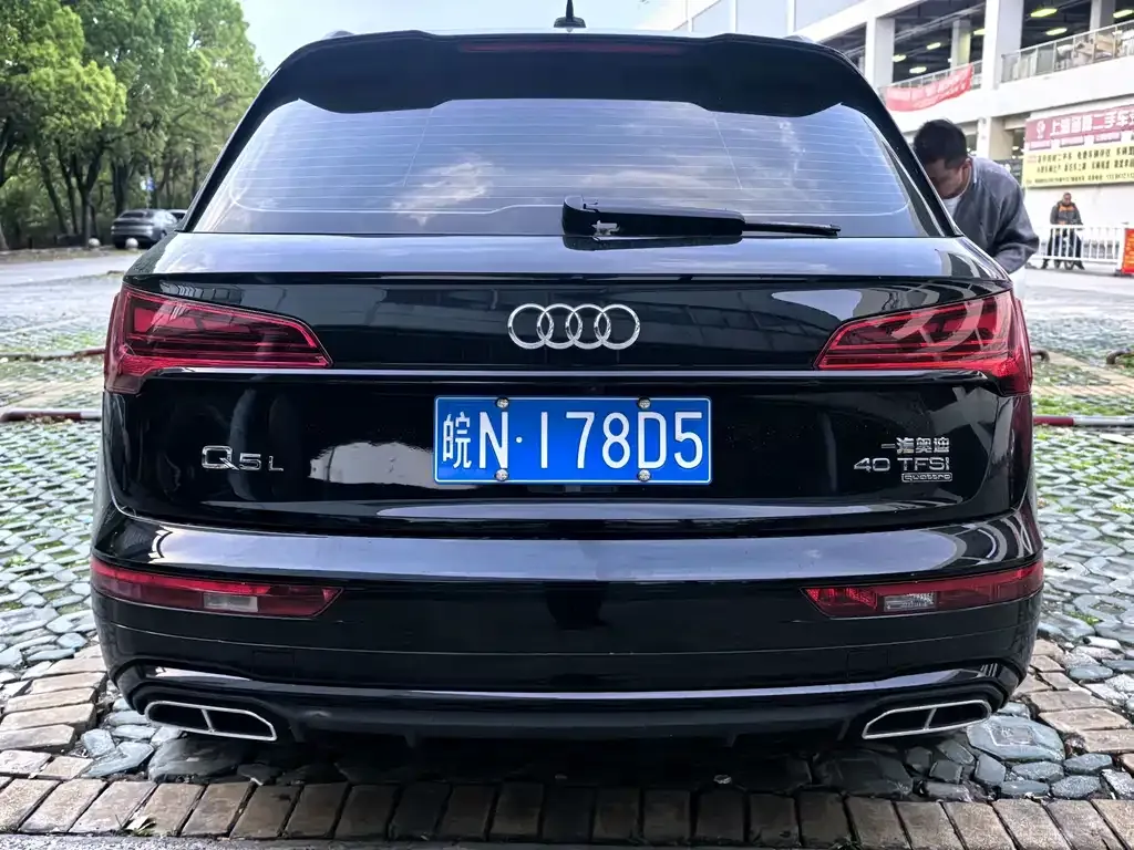 Audi Q5L — фото 8