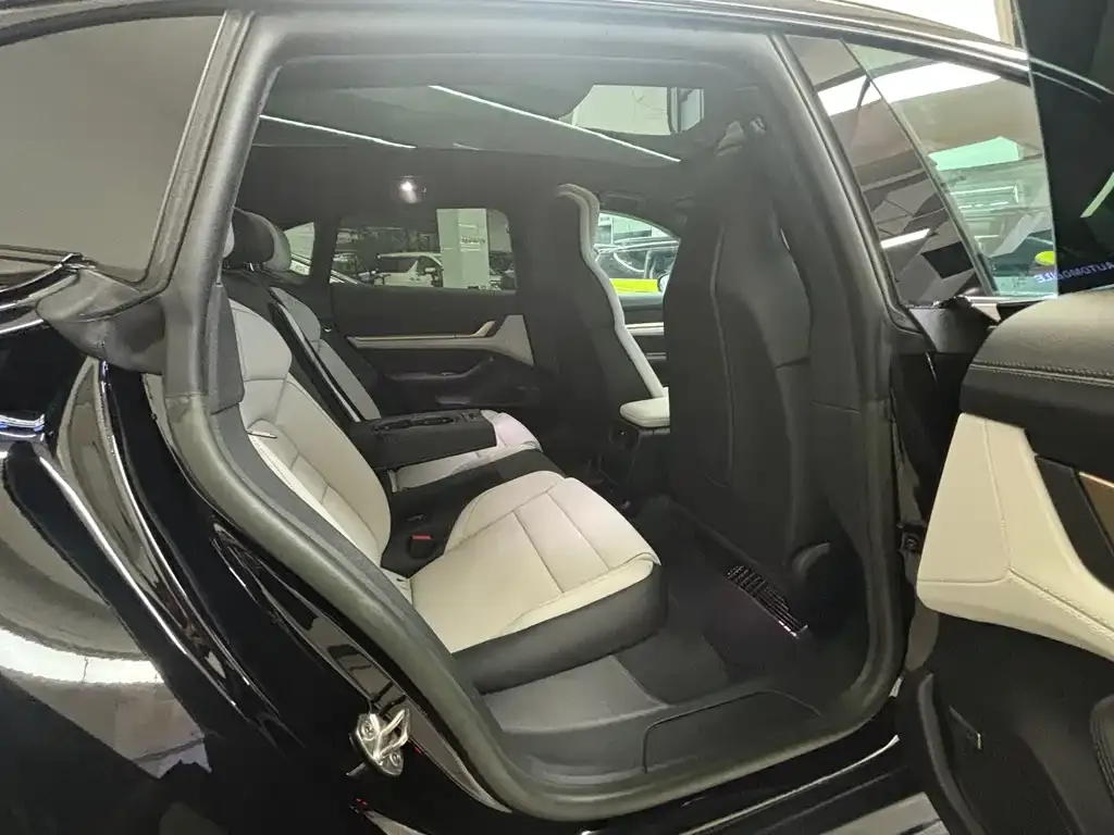 Porsche Taycan 2023 из CN, фото 9
