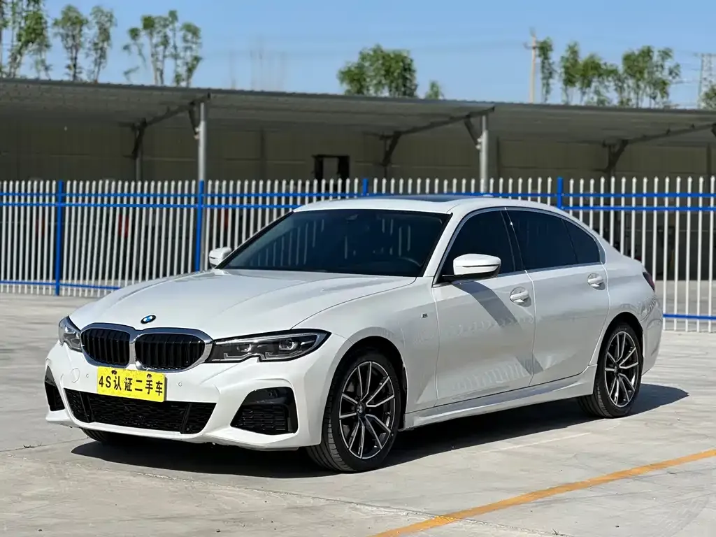BMW 3 Series 2022 из CN, фото 1