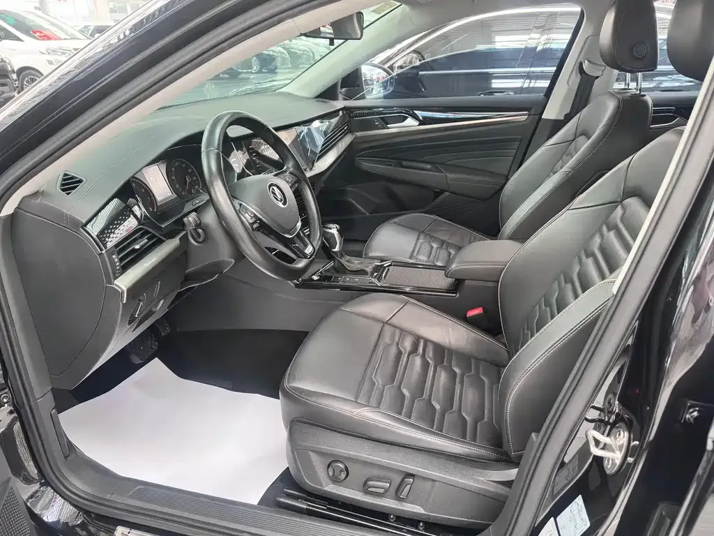 Volkswagen Passat 2021 из CN, фото 5