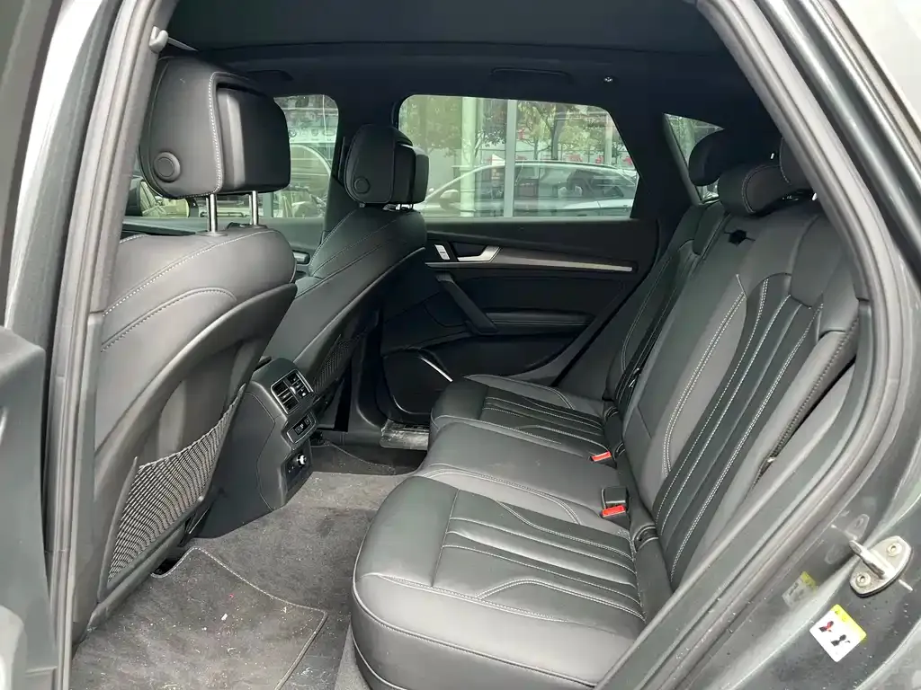 Audi Q5L 2023 из CN, фото 2