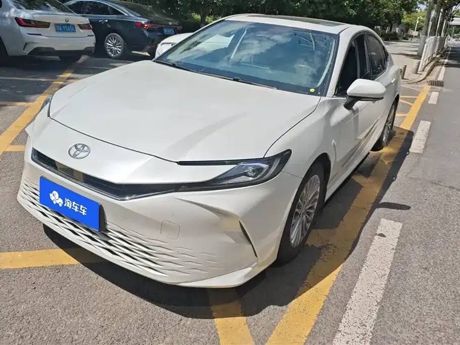 Toyota Camry 2024 из CN, фото 1