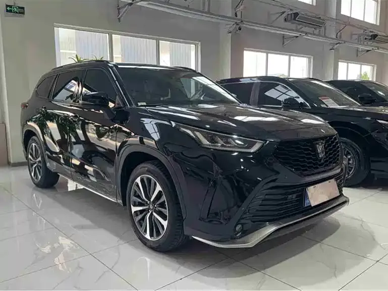Toyota Crown Kluger 2024 из CN, фото 4