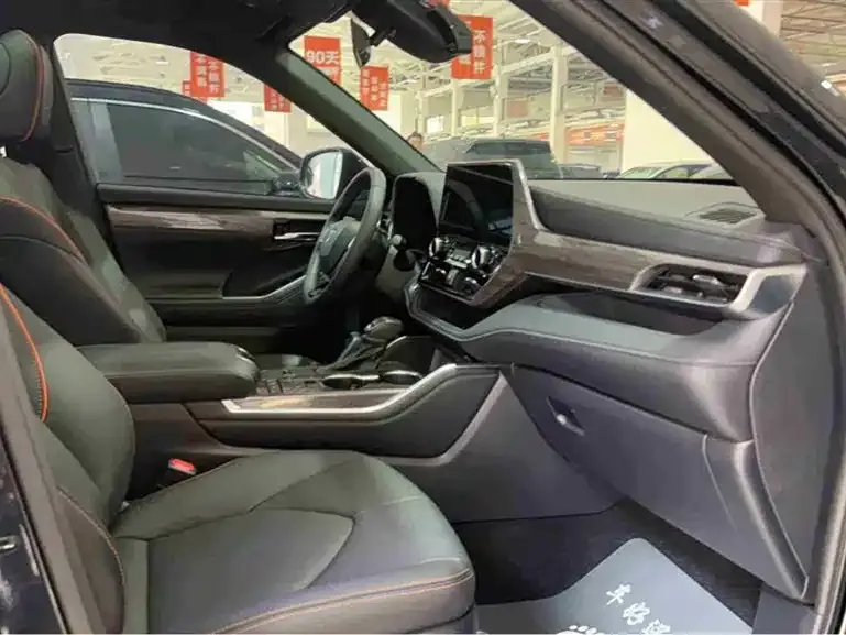 Toyota Crown Kluger 2024 из CN, фото 5
