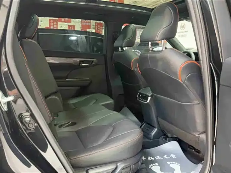 Toyota Crown Kluger 2024 из CN, фото 3