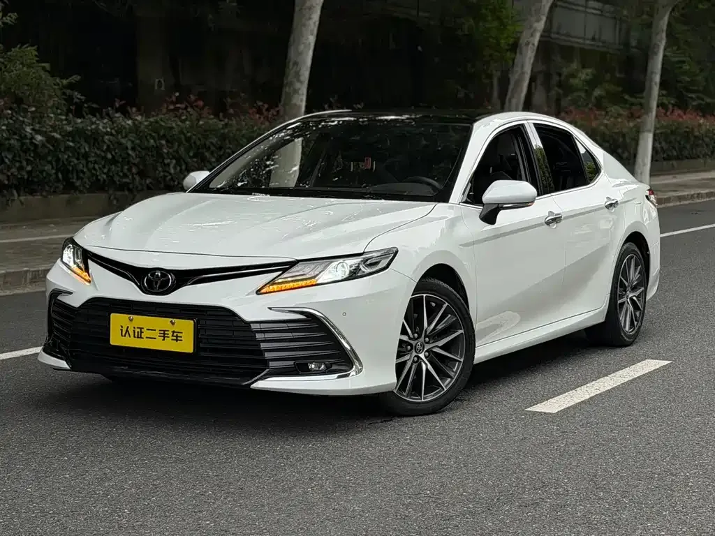 Toyota Camry 2023 из CN, фото 1