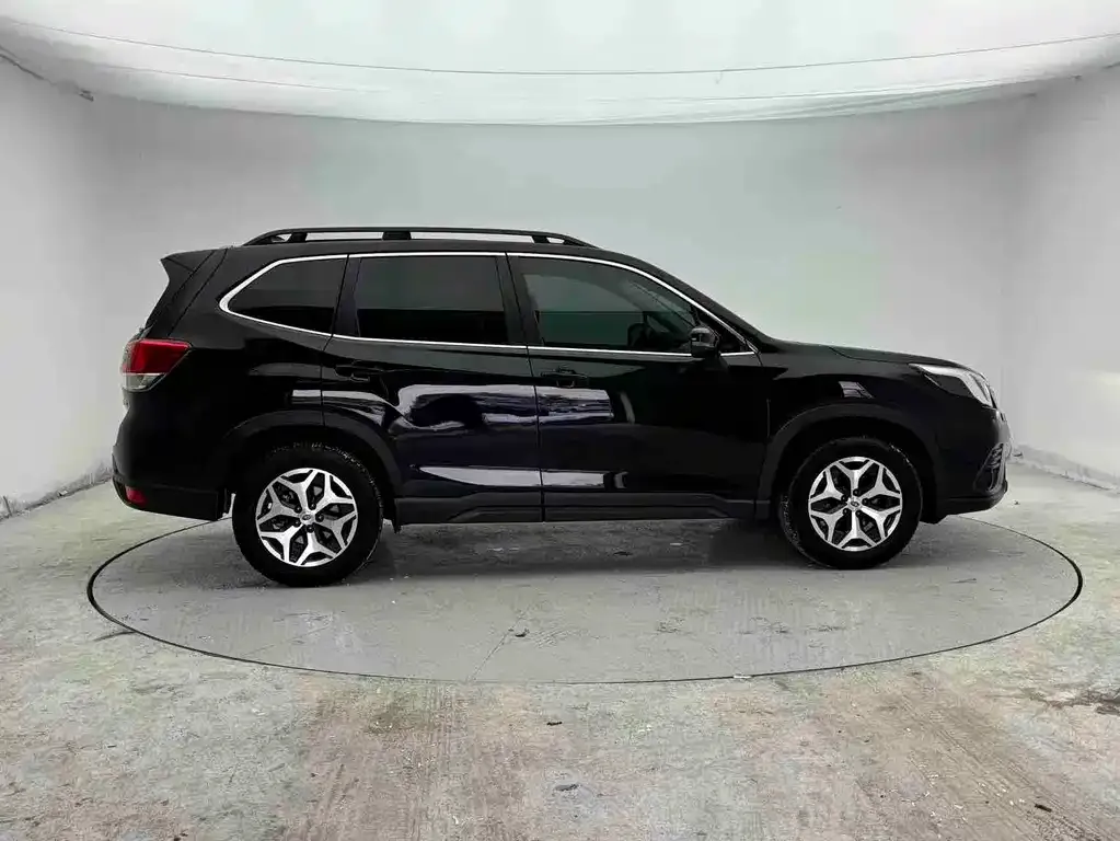 Subaru Forester — фото 10