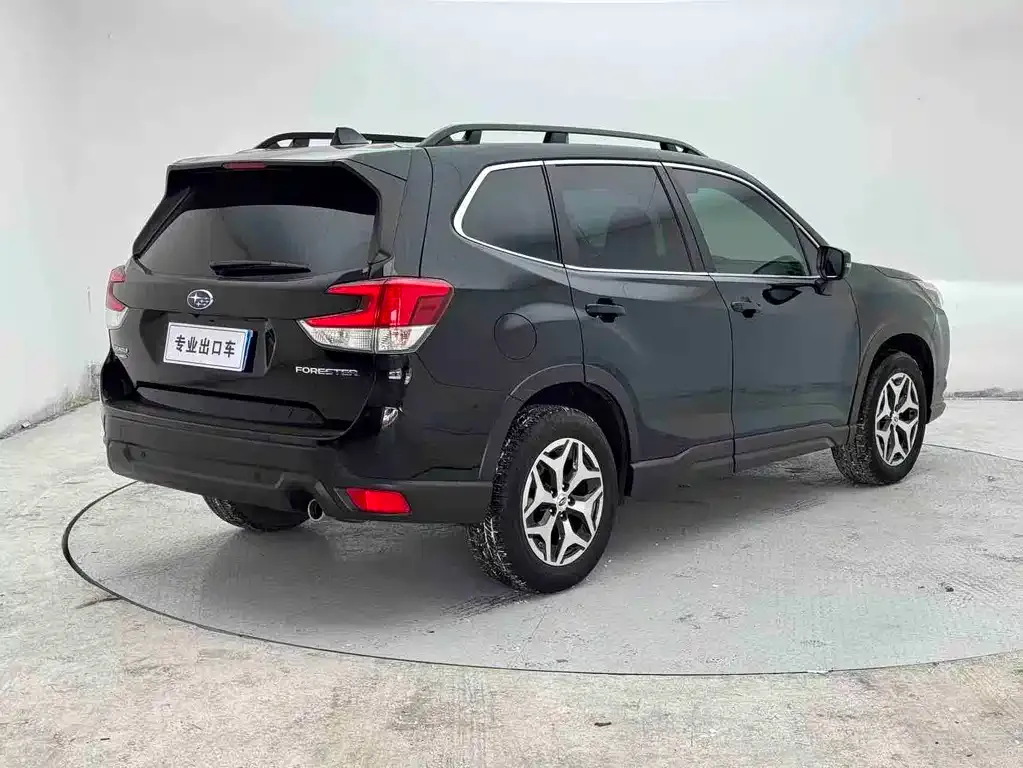 Subaru Forester — фото 4