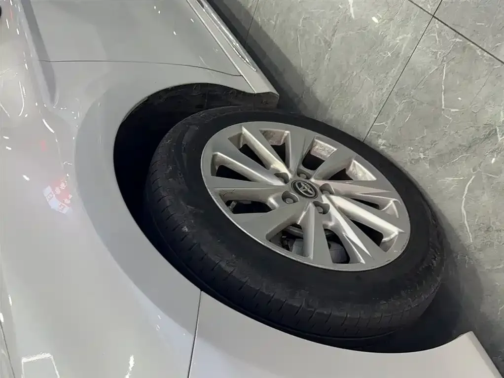 Toyota Camry 2023 из CN, фото 2