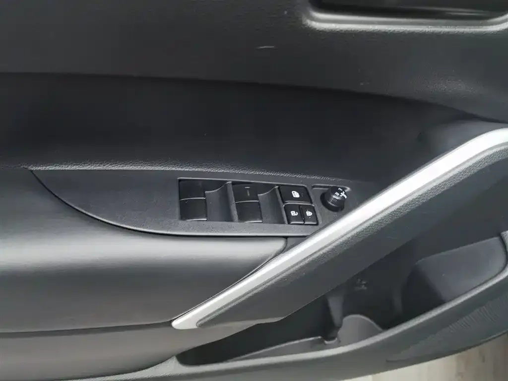 Toyota Frontlander 2023 из CN, фото 2