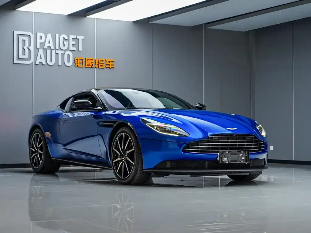Aston Martin DB11 2024 из CN, фото 10