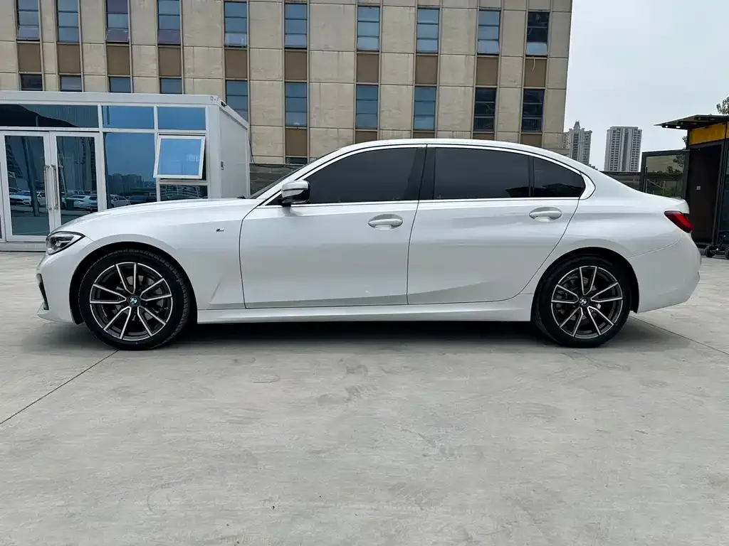 BMW 3 Series 2022 из CN, фото 3