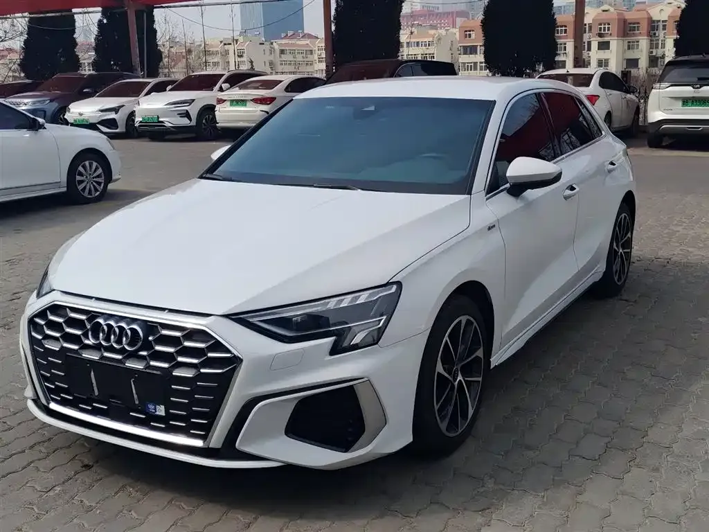 Audi A3 2023 из CN, фото 1