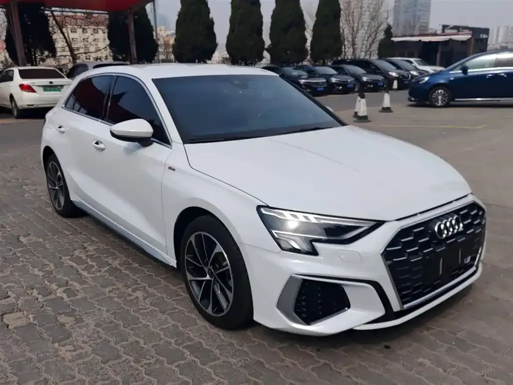 Audi A3 2023 из CN, фото 3
