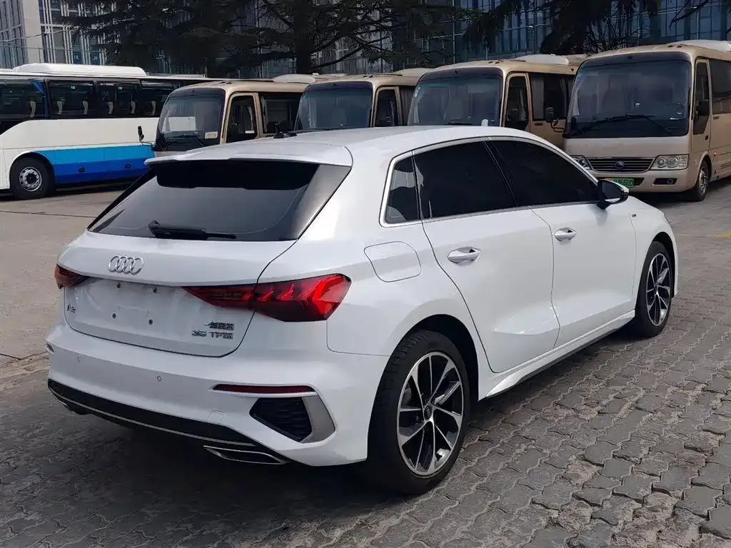 Audi A3 2023 из CN, фото 5