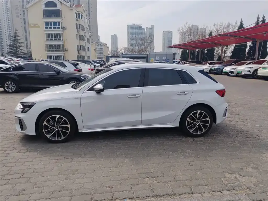 Audi A3 2023 из CN, фото 4