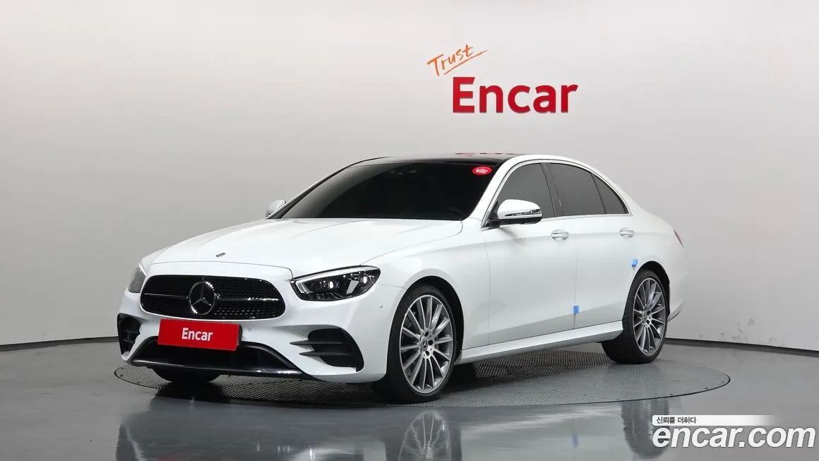 Mercedes-Benz E-Class — фото 1
