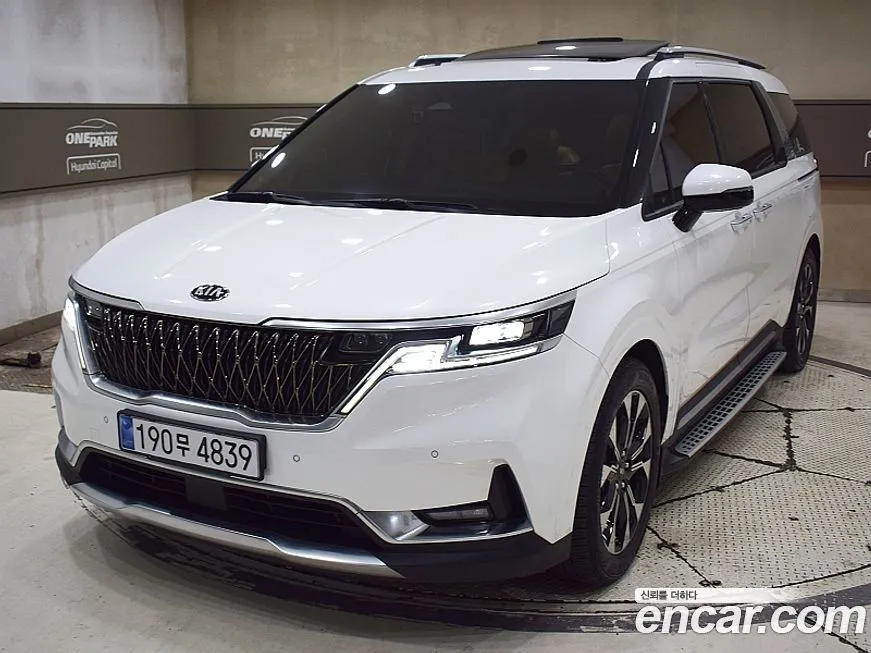 Kia Carnival — фото 1